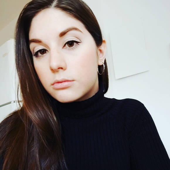 Meet your Posher, Stéphanie - Picture 1 of 1